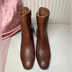 BareTraps NORRA Brown Snake Boots